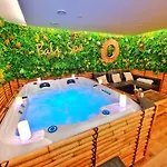 Apartamento Bali Spa-4 Pers-jacuzzi-parking-jardin-clim-colmar